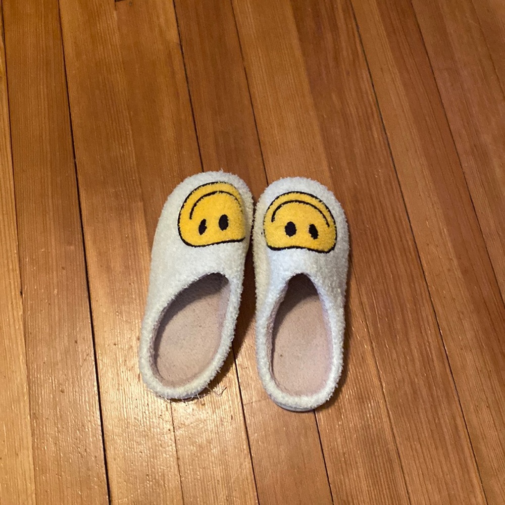 Cute smiley slippers